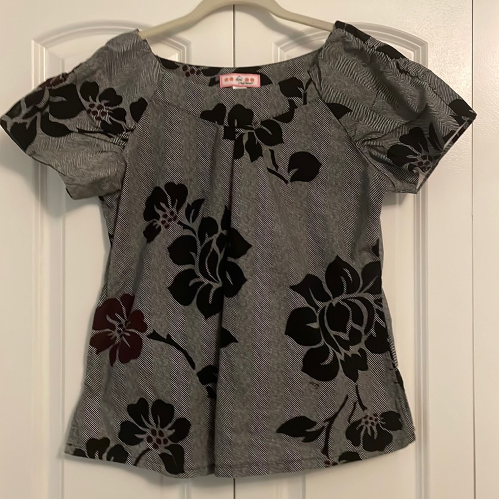 Koi black and purple floral scrub top